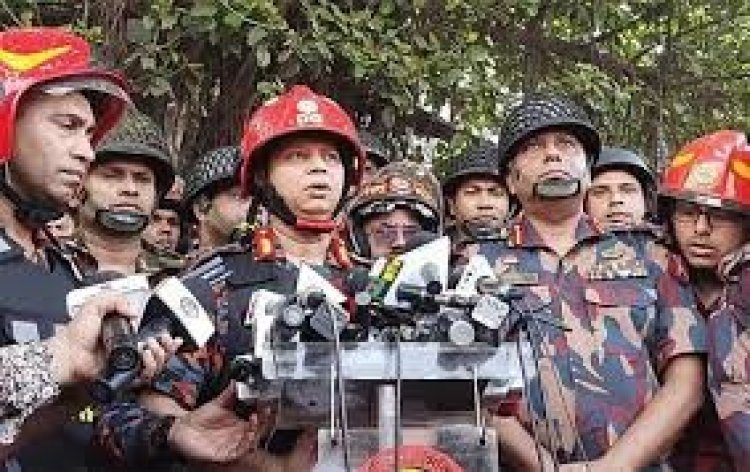 নিউ সুপার মার্কেটের আগুন নেভেনি, সারারাত কাজ করবে ফায়ার সার্ভিস