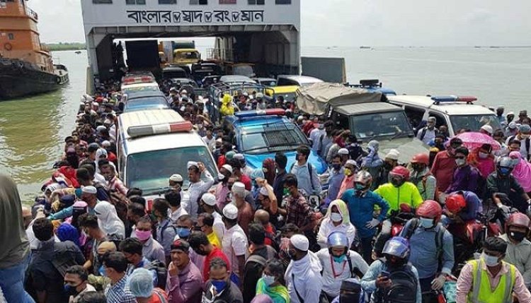 উপচেপড়া ভিড় দৌলতদিয়া লঞ্চঘাটে, ভোগান্তি চরমে