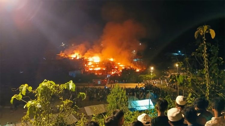 আগুনে পুড়ল রোহিঙ্গা ক্যাম্পের ৭০ বাড়ি