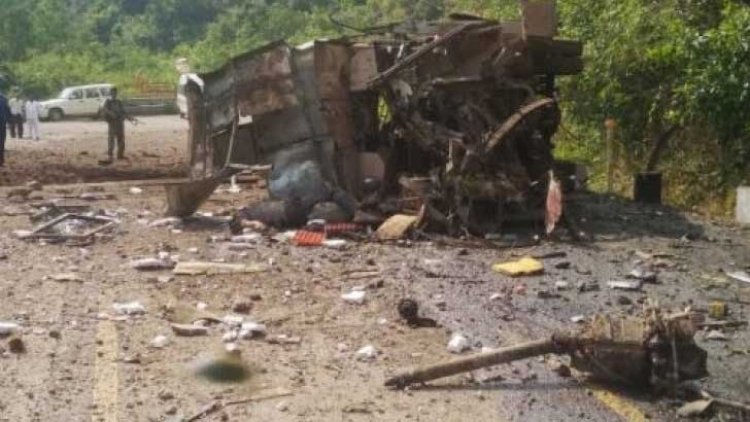 ছত্তিশগড়ে বিস্ফোরণে ১০ পুলিশসহ নিহত ১১