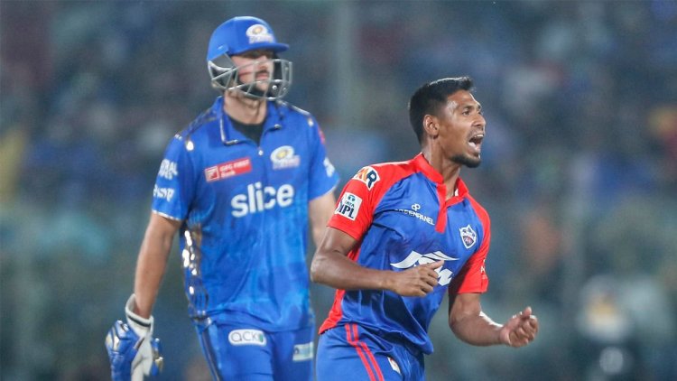 অফফর্ম নয়, ভিন্ন কারণে ম্যাচ পাচ্ছেন না মুস্তাফিজ: হাথুরু
