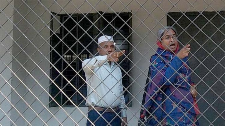 পরীক্ষা কেন্দ্র অপরিচ্ছন্ন দেখে ক্ষোভ ঝাড়লেন শিক্ষামন্ত্রী