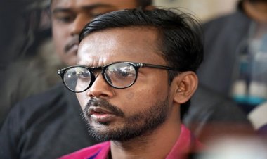 মামলা করতে ডিবি কার্যালয়ে হিরো আলম