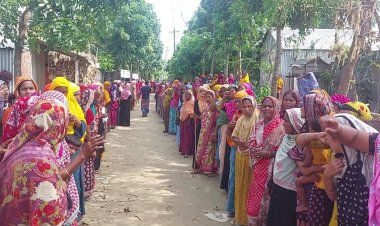 প্রতিপক্ষের আগুনে দুজনের মৃত্যু, মরদেহ নিয়ে মিছিল