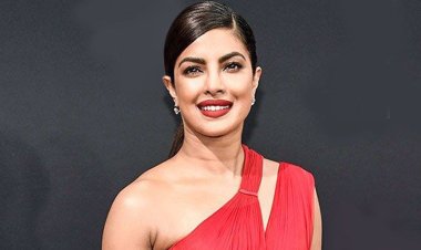 নাক সার্জারির কথা স্বীকার করলেন প্রিয়াংকা