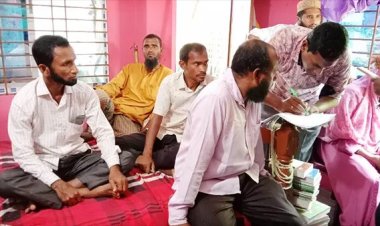 বই কেটে কেন্দ্রে নকল সরবরাহের সময় শিক্ষকসহ আটক ১০