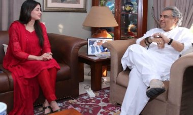 ইমরান খানের দলে যোগ দিলেন পাক অভিনেত্রী আজেকাহ