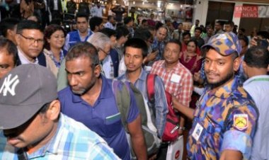 সুদান থেকে দেশে ফিরেছেন ৫২ বাংলাদেশি