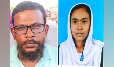 মেয়ের সঙ্গে এসএসসি পরীক্ষা দিচ্ছেন বাবা