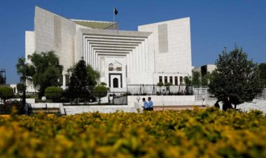 এক ঘন্টার মধ্যে ইমরানকে আদালতে হাজির করার নির্দেশ সুপ্রিম কোর্টের