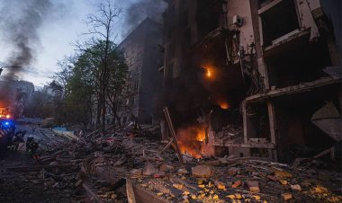 বিকট বিস্ফোরণে কেঁপে উঠল লুহানস্ক শহর