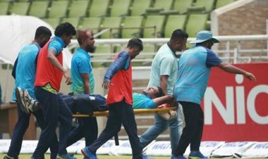 স্ট্রেচারে করে মাঠ ছাড়লেন সাইফউদ্দিন