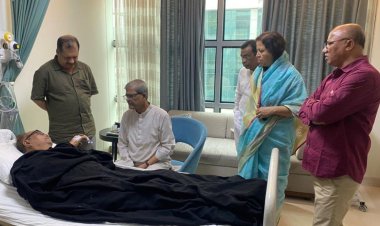 চিকিৎসাধীন আ স ম রবকে দেখতে গেলেন মির্জা ফখরুল