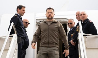 পোপের সঙ্গে সাক্ষাৎ করতে ইতালিতে জেলেনস্কি 