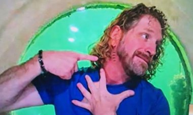 পানির নিচে ৭৪ দিন থেকে অধ্যাপকের বিশ্বরেকর্ড!