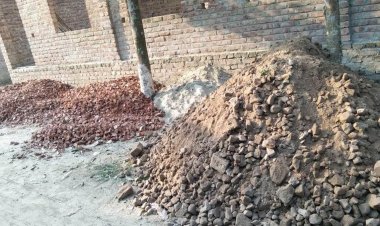 নিম্নমানের সামগ্রী দিয়ে চলছে কোটি টাকার সড়ক নির্মাণ