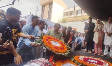 এফডিসিতে নায়ক ফারুকের জানাজা অনুষ্ঠিত 