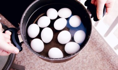 সেদ্ধর সময় ডিম ভেঙে যাওয়ার সমস্যার সমাধান যেভাবে