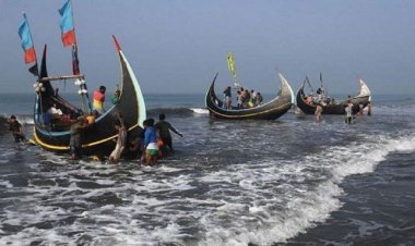 আজ মধ্যরাত থেকে সাগরে মাছ ধরায় নিষেধাজ্ঞা