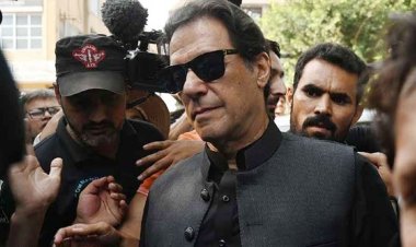 ইমরান খানকে ন্যাবের সমন, কার্যালয়ে হাজিরের নির্দেশ