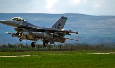 বাইডেনের সিদ্ধান্তকে স্বাগত জানালেন জেলেনস্কি