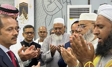 ৪১৫ জন যাত্রী নিয়ে ঢাকা ছেড়েছে প্রথম হজ ফ্লাইট
