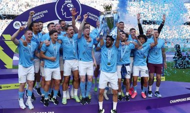 আর্জেন্টাইনের গোলে চেলসিকে হারিয়ে শিরোপা উদযাপন সিটির
