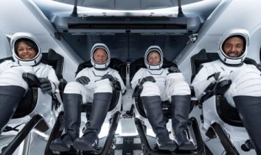 সৌদি পুরুষ ও নারী নভোচারীকে নিয়ে রকেট ভিড়েছে মহাকাশ কেন্দ্রে : নাসা