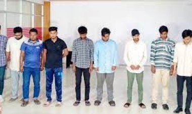 ‘পমপম’ গ্রুপে হাজারো তরুণীর অন্তরঙ্গ ছবি-ভিডিও, গ্রেফতার ৯