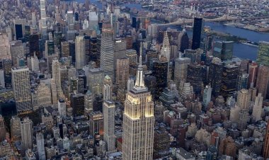 লাখ লাখ ভবন নির্মাণ, দেবে যাচ্ছে নিউইয়র্ক