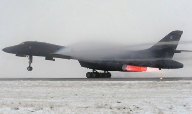 মার্কিন বিমানের সীমান্ত লঙ্ঘন ঠেকাতে যুদ্ধবিমান পাঠাল রাশিয়া