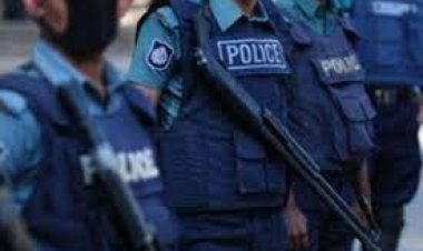 পিস্তল দিয়ে নিজের বুকে গুলি চালালেন পুলিশ কনস্টেবল