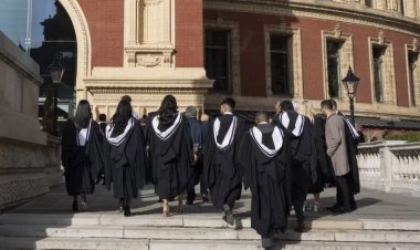 যুক্তরাজ্যে বিদেশি শিক্ষার্থীদের পরিবার নেওয়ার পথ বন্ধ হচ্ছে