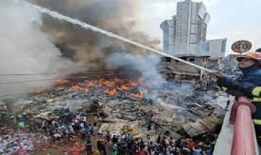 বঙ্গবাজারে অগ্নিকাণ্ড: ৩০০ জনের বিরুদ্ধে মামলায় গ্রেফতার মাত্র ২৮