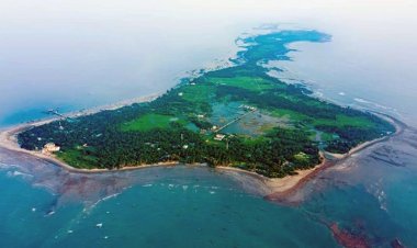 ঘূর্ণিঝড় মোখায় সাগর গর্ভে হারিয়ে গেছে সেন্টমার্টিনের কিছু অংশ