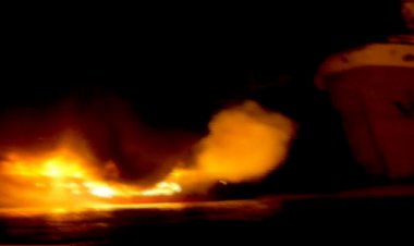 বঙ্গোপসাগরে মাছ ধরার ট্রলারে আগুন