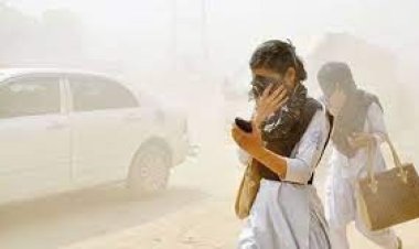 ফের বায়ুদূষণে শীর্ষে ঢাকা