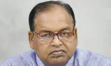 প্রধানমন্ত্রীকে বিপদে ফেলতে নয়, সুযোগ দিতে চাই : দুদু