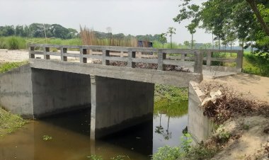 আশপাশে নেই জনবসতি-সংযোগ সড়ক তবুও ২২ লাখ টাকায় সেতু নির্মাণ