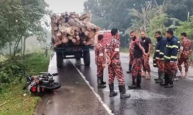 ট্রাক্টরের পেছনে মোটরসাইকেলের ধাক্কা, নিহত ৩