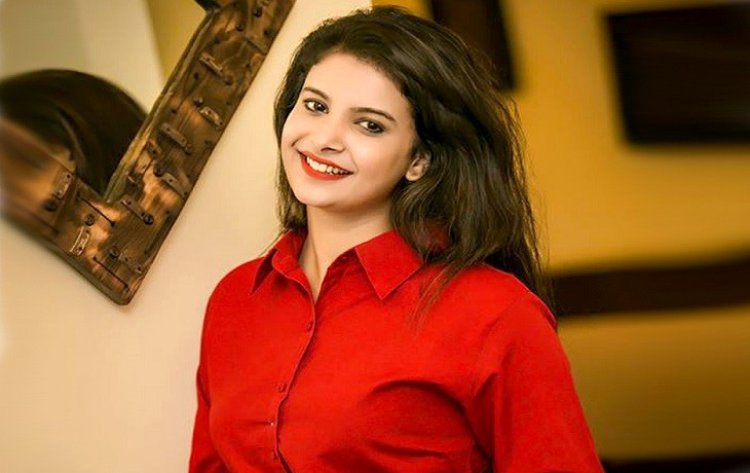 তরুণদের উদ্দেশ্যে যা বললেন শবনম ফারিয়া