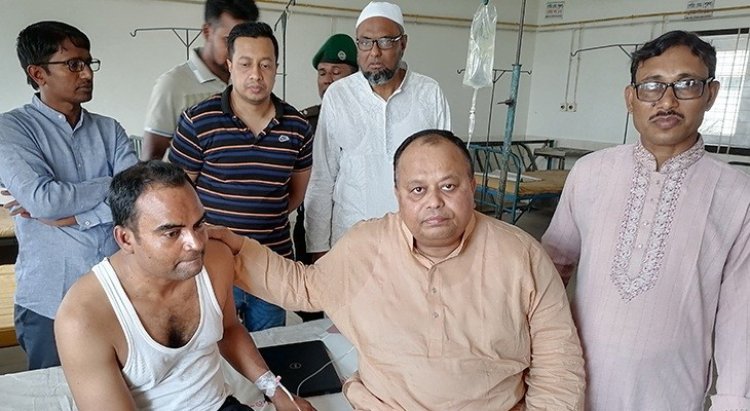 খুলনায় নিয়োগকে কেন্দ্র করে বিশ^বিদ্যালয়ের প্রতিনিধিকে মারধর করার অভিযোগ ইউপি চেয়ারম্যানের বিরুদ্ধে