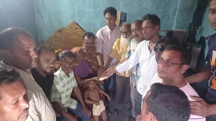 মৃত শ্রমিকদল নেতার পরিবারকে নগদ অর্থ সহায়তা বিএনপি নেতা বকুলের