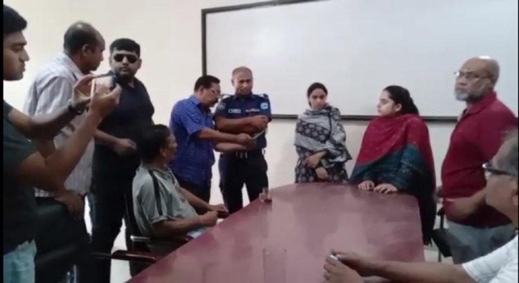 প্রেসক্লাবে সংবাদ সম্মেলন করতে এসে পুলিশের রোষানলে রুবেলের মেয়ে রাদিয়া