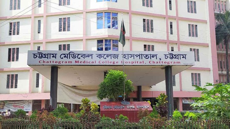 চট্টগ্রামে ঘূর্ণিঝড়ের মধ্যে আগুনে পুড়ে অঙ্গার নারী