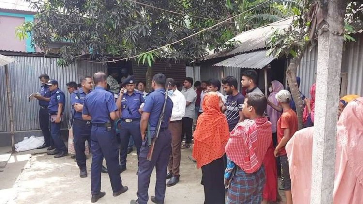 ঘরের মেঝেতে স্ত্রীর মরদেহ, রশিতে ঝুলছিল স্বামী