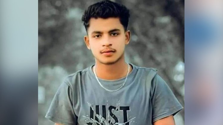 এক প্রেমিকের ছুরিকাঘাতে প্রাণ গেল আরেক প্রেমিকের