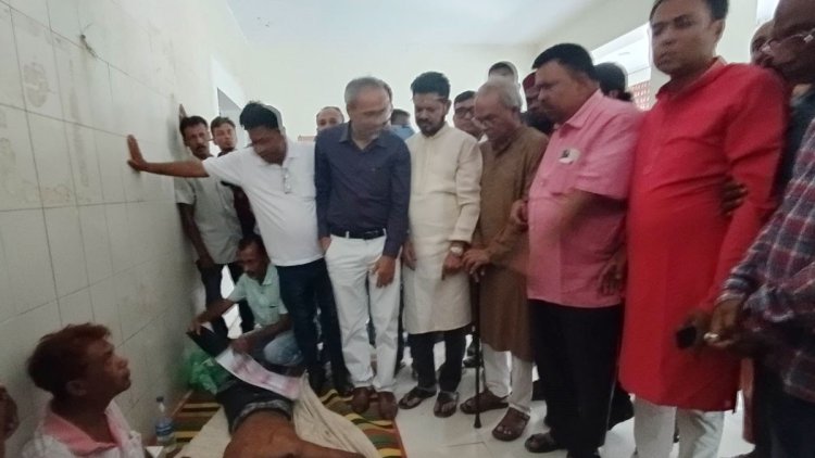 খুলনায় আহত নেতাকর্মীদের দেখতে হাসপাতালে রিজভী
