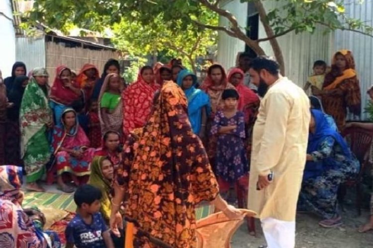 প্রেমিকের বাড়ির সামনে প্রেমিকার ঝুলন্ত মরদেহ