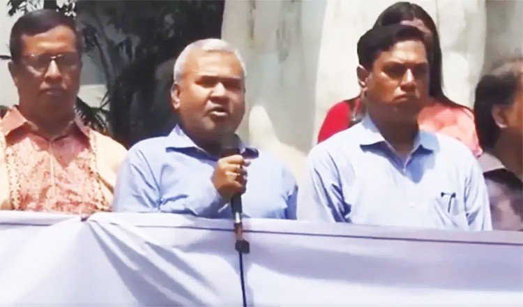 নির্বাচন ছাড়াই বর্তমান সংসদের মেয়াদ আরও ৫ বছর বাড়ানোর প্রস্তাব ঢাবি শিক্ষকের